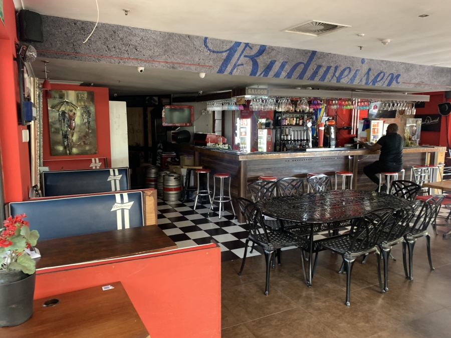 To Let commercial Property for Rent in Rondebosch Western Cape